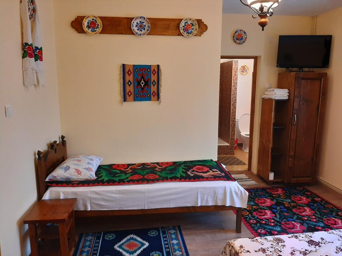 Casa Muntean Hotel Ваду Изей Екстериор снимка