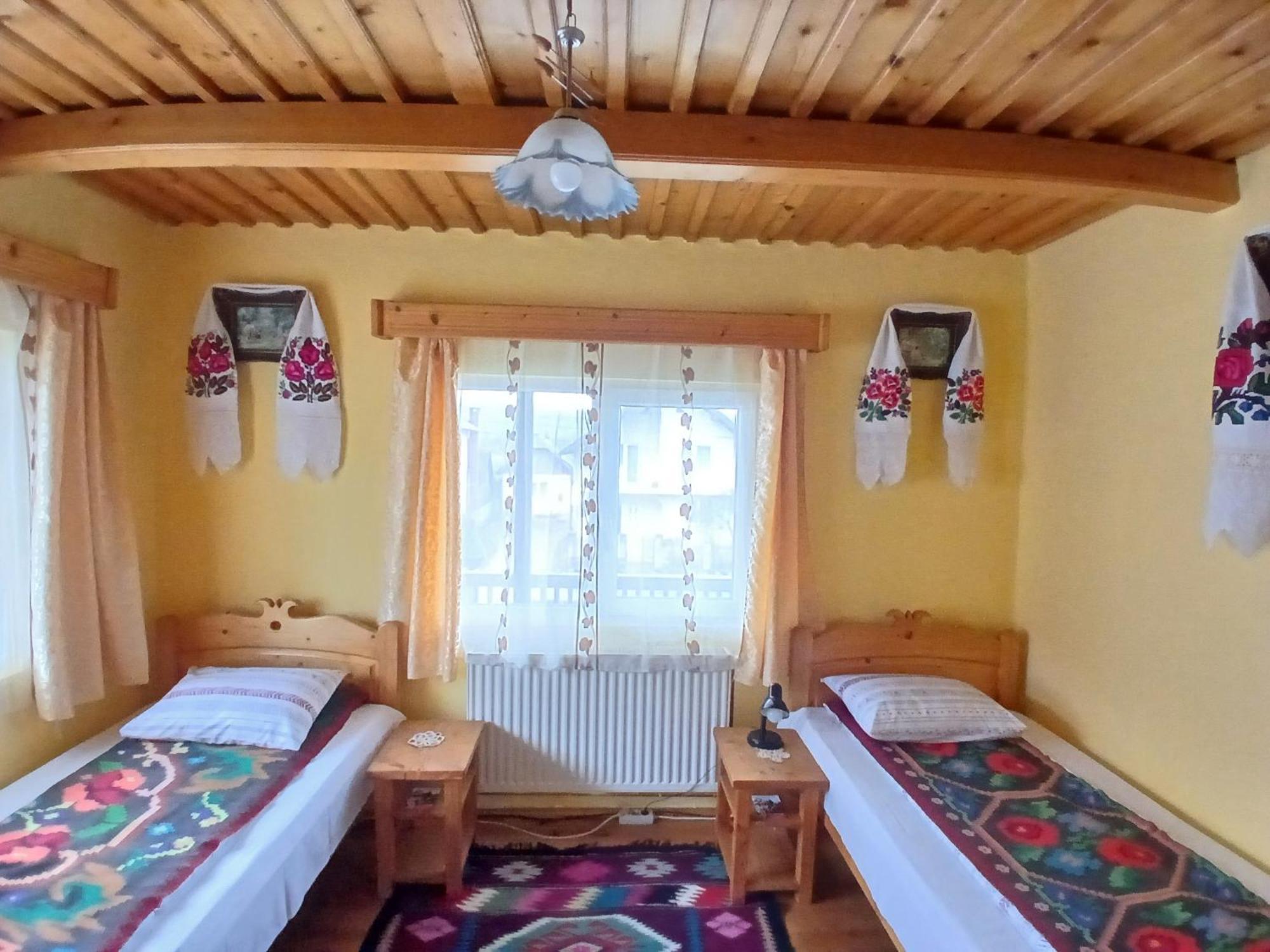 Casa Muntean Hotel Ваду Изей Екстериор снимка
