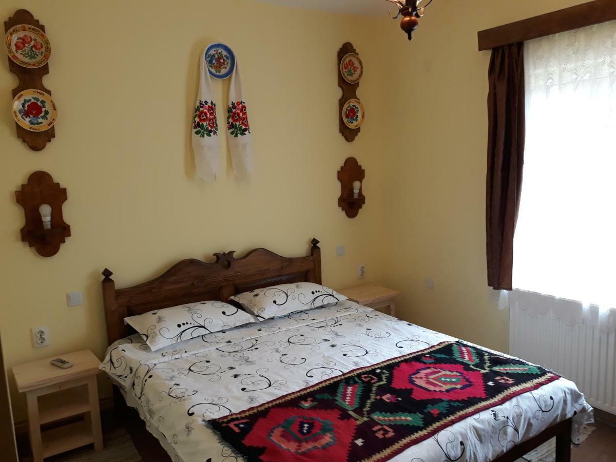 Casa Muntean Hotel Ваду Изей Екстериор снимка